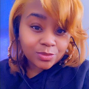 Meet your Posher, Cortney